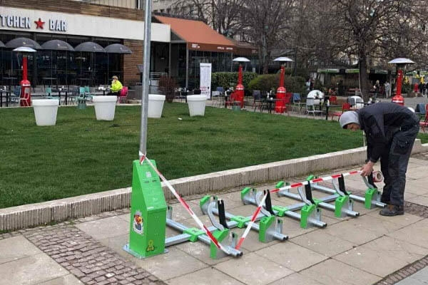 Безплатни стойки за велосипеди на три места в София