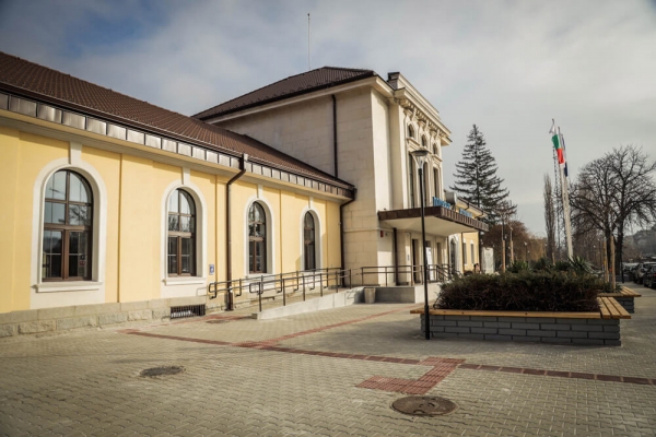 Столичната гара &bdquo;Подуяне&ldquo; посрещна 90-годишния си юбилей напълно обновена